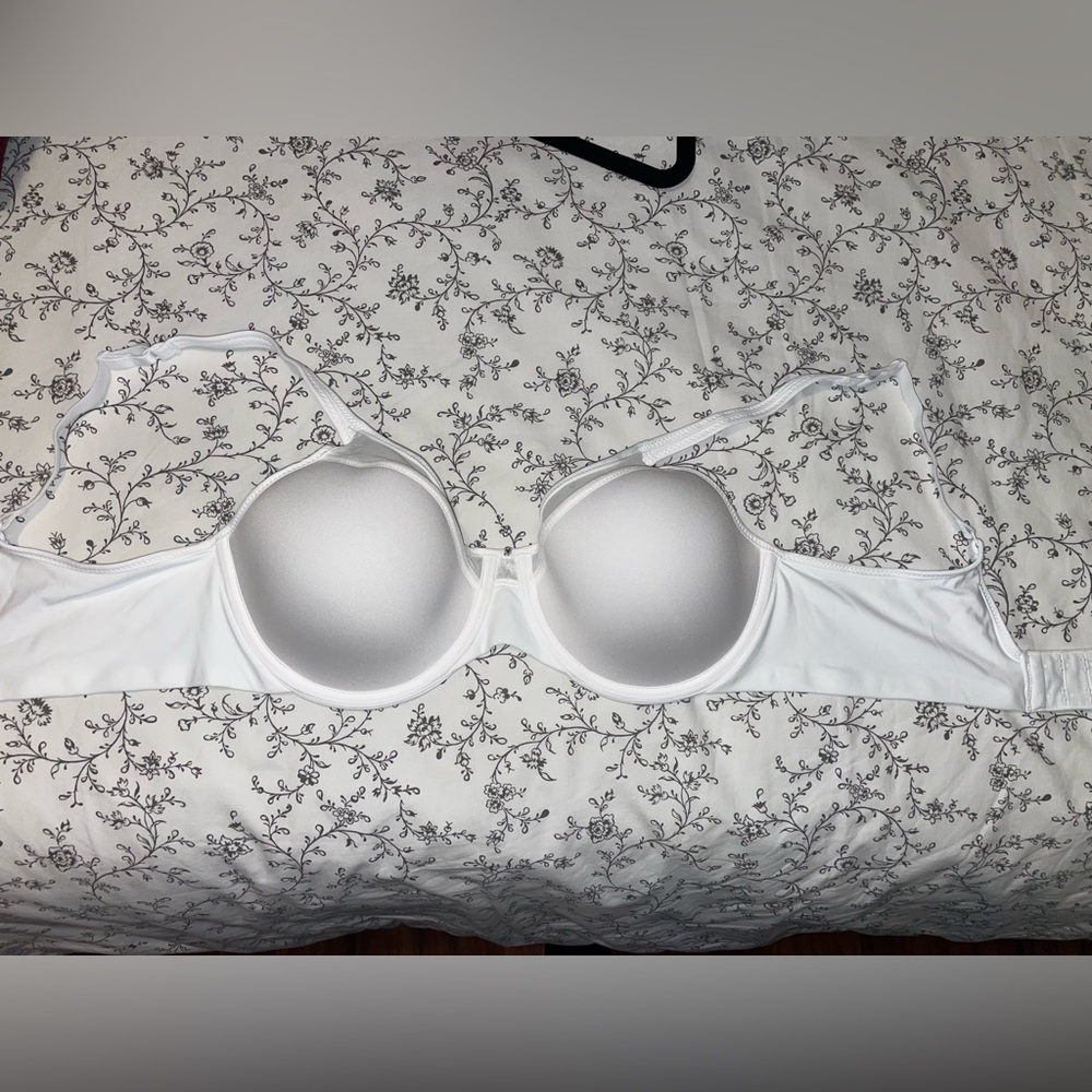 Bali Smooth Lightly lined Full Coverage Underwire Bra | 38B - Picture 2 of 4